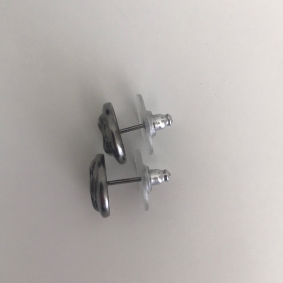 Authentic Chanel earrings!! - Picture 5 of 11